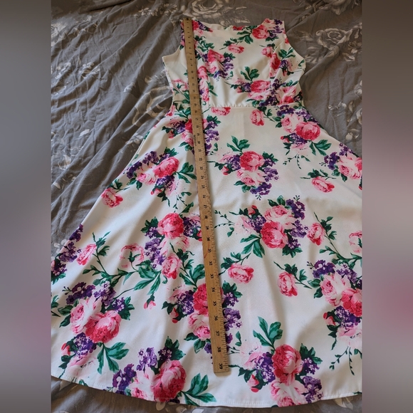 Floral Fit To Flare Dress - Picture 6 of 9